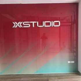 decal dán kính thiết kế tùy chỉnh theo yêu cầu decal dán kính thiết kế tùy chỉnh theo yêu cầu